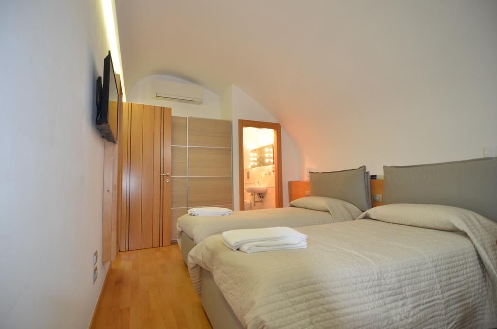 La Strada Parlata Guest house 2*